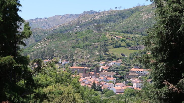 Vista-para-Vila-de-Alpedrinha-Fundao-Portugal-©-Viaje-Comigo.jpg - Separador conteúdo - Terra mais linda não existe em portugal